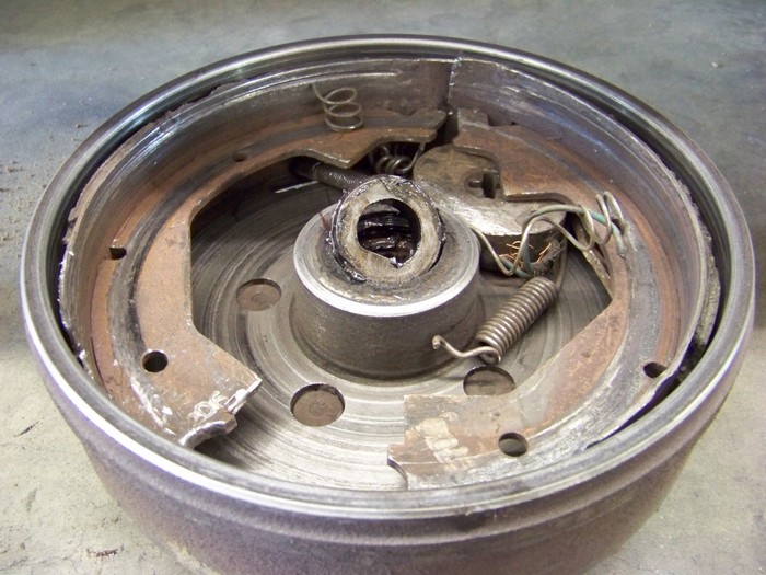 Axle Svc- 2-Horse Trailer