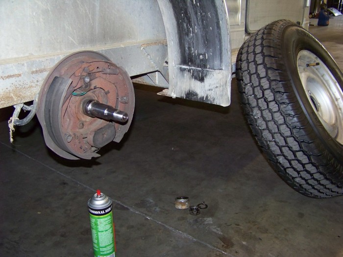 Axle Svc- 2-Horse Trailer