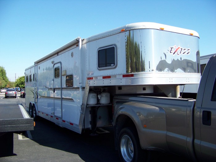 Exiss 3-Horse Trailer with LQ