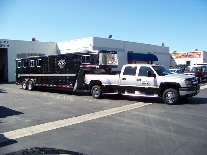 Gray-Barron 6-Horse Trailer
