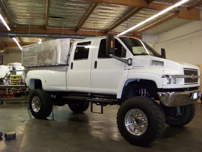 BMW Offroad Chevy Truck